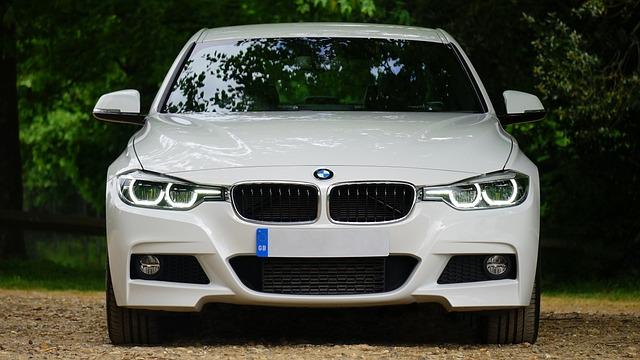 BMW při otevření dveří auto zastaví? Oprava nutná!